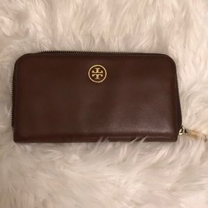 Brown Tory Burch Robinson Wallet